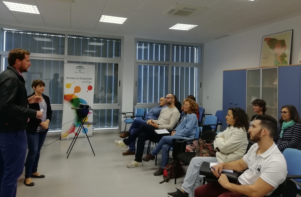 El concejal de Turismo, José María Brito, inaugura el taller 'Marco legislativo del entorno digital', de Andalucía Lab, en la ULOPA