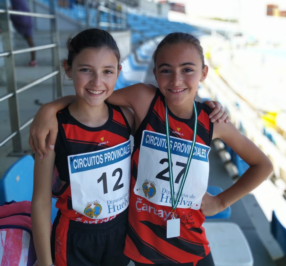 Dos promesas del atletismo femenino cartayero, en el Campeonato de Andalucía.