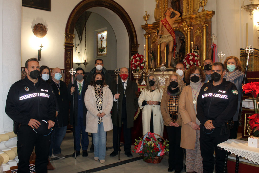 El Ayuntamiento realiza su ofrenda floral al Patrón de Cartaya en el Día de San Sebastián