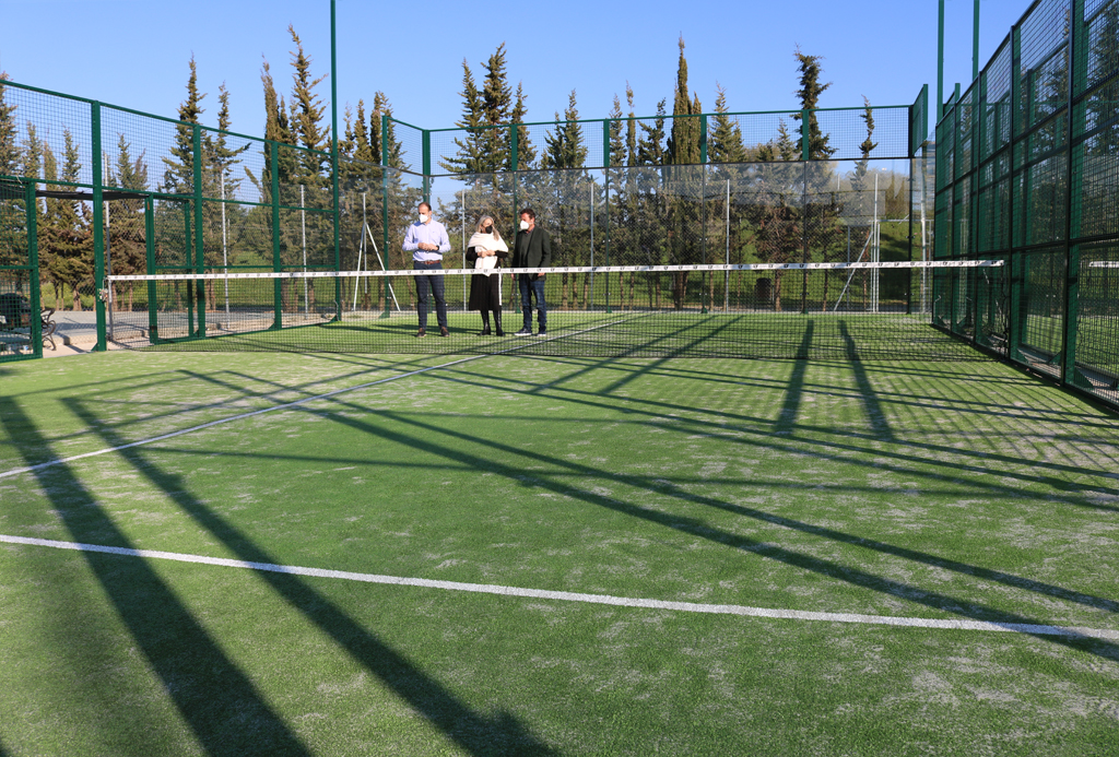 El Ayuntamiento mejora las instalaciones deportivas de El Rompido, tras poner en marcha las pistas de pádel