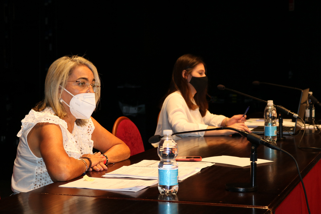 El Pleno del Ayuntamiento de Cartaya da luz verde a las ayudas a autónomos y al plan Aire, para desempleados, para paliar los efectos de la crisis del COVID-19.