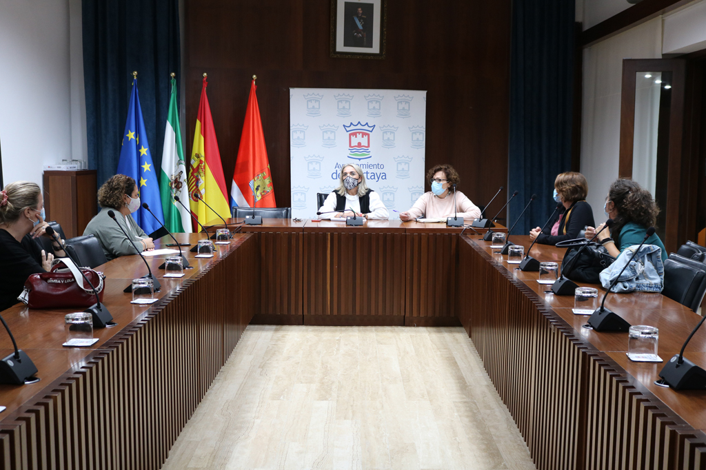 El Ayuntamiento de Cartaya da respuesta a la AMPA del CEIP Concepción Arenal, y adecuará la Escuela de Empresas para propiciar el traslado de la Educación de Adultos a este edificio municipal.