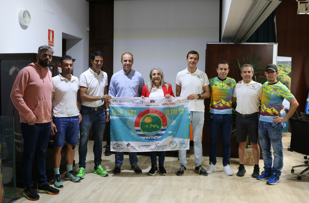 El Ayuntamiento reconoce los logros deportivos y la trayectoria del Club de Trail ‘Ultreya’ 