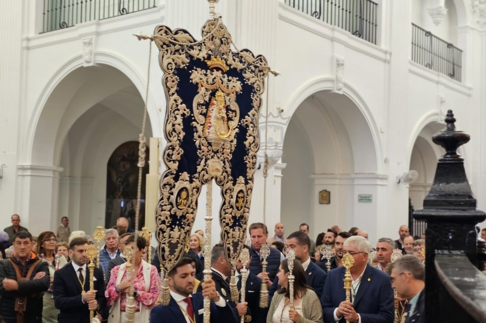 Más de 250 personas acompañan a la Hermandad del Rocío de Cartaya en su peregrinación extraordinaria