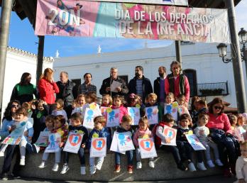 La Plaza Redonda acoge la lectura del manifiesto del Día de la Infancia en Cartaya