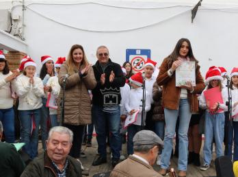 Los escolares cartayeros cantan a la Navidad, en el tradicional Concurso de Villancicos que organiza AECA, con la colaboración del Ayuntamiento 