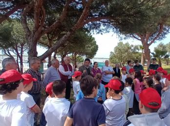 El Ayuntamiento participa en la plantación de árboles autóctonos en Nuevo Portil