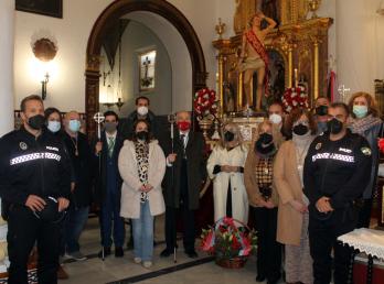 El Ayuntamiento realiza su ofrenda floral al Patrón de Cartaya en el Día de San Sebastián