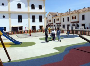El Ayuntamiento arregla el parque del antiguo ‘Móvare’ y lo dota de juegos para niños y zona biosaludable 